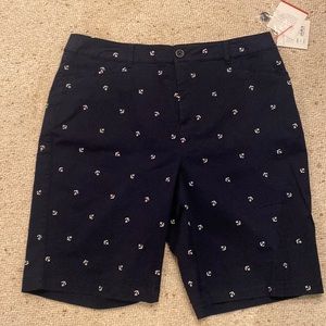 New classic fit shorts